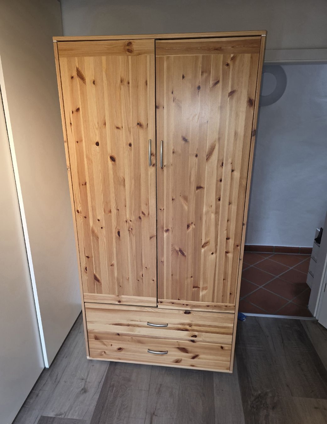 Armoires: Holzschrank – D'occasion à Unterendingen par CreamySnail 3