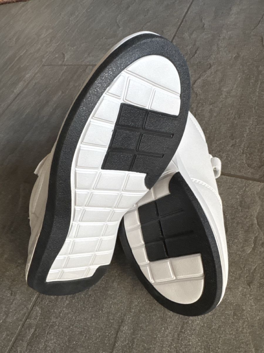 Chaussures hommes: Neue Sneakers Gr. 35 – Neuf (Voir description) à Frauenkappelen par leola1973 2