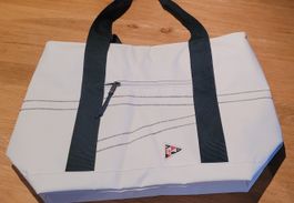Kühltasche weiss mit Reissverschluss neuwertiger Zustand