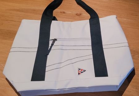 Kühltasche weiss mit Reissverschluss neuwertiger Zustand
