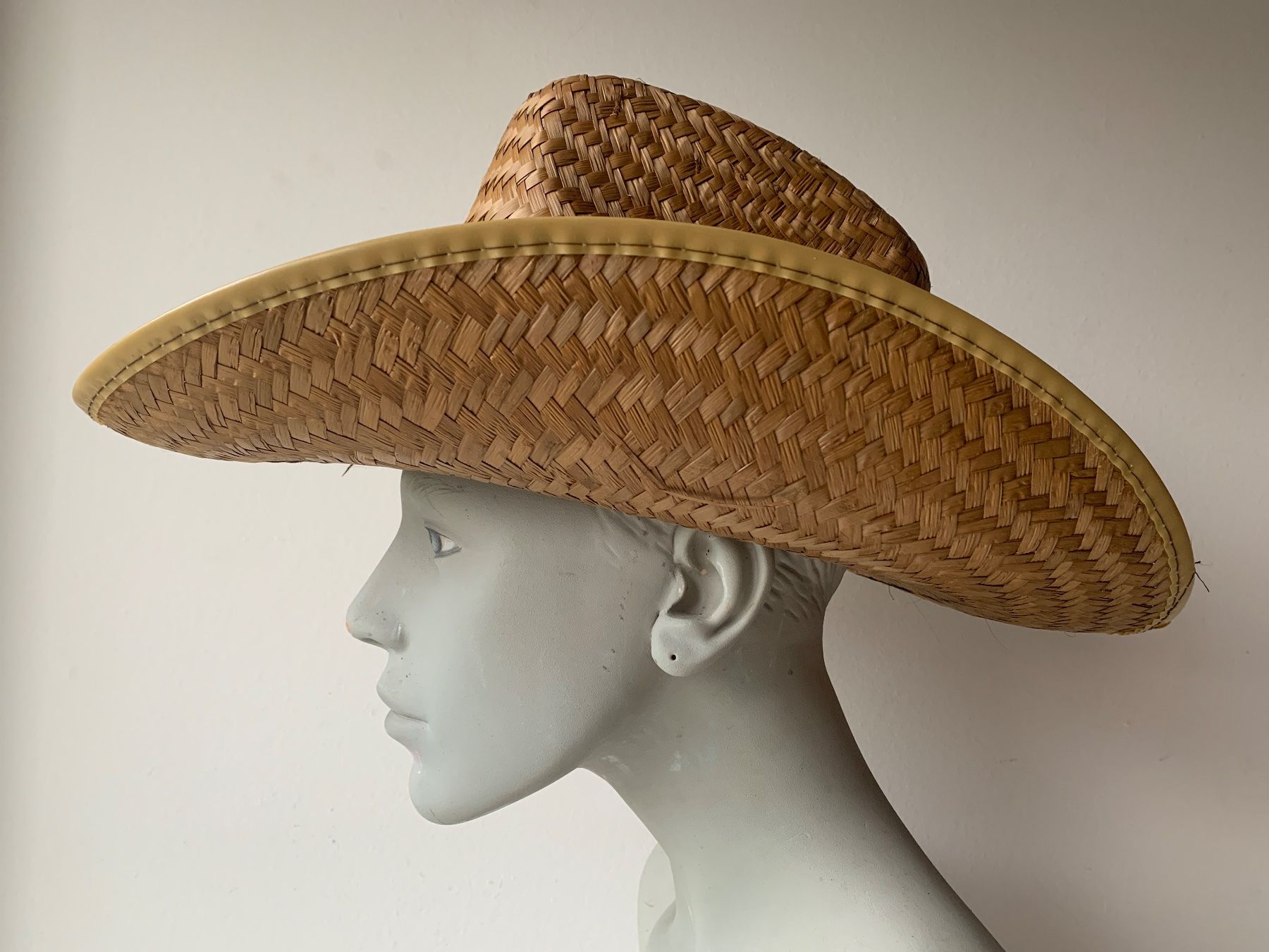 Copricapi, berretti & cappellini: Cowboyhut Stroh Grösse ca. 59 – Usato da Belp venduto da aprico 1