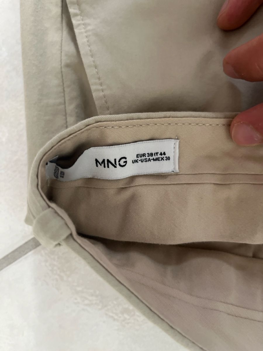 Pantaloni: Pantalon beige taille 38 – Usato da Delémont venduto da gabrielquintas9 1