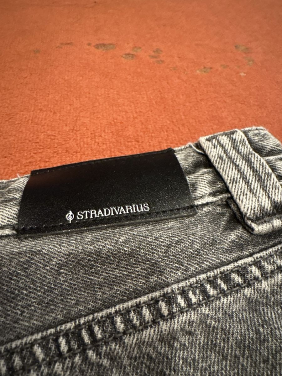 Stradivarius Jeans: Graue Baggy jeans – Nuovo (secondo la descrizione) da Affoltern am Albis venduto da tam_5vn5 4