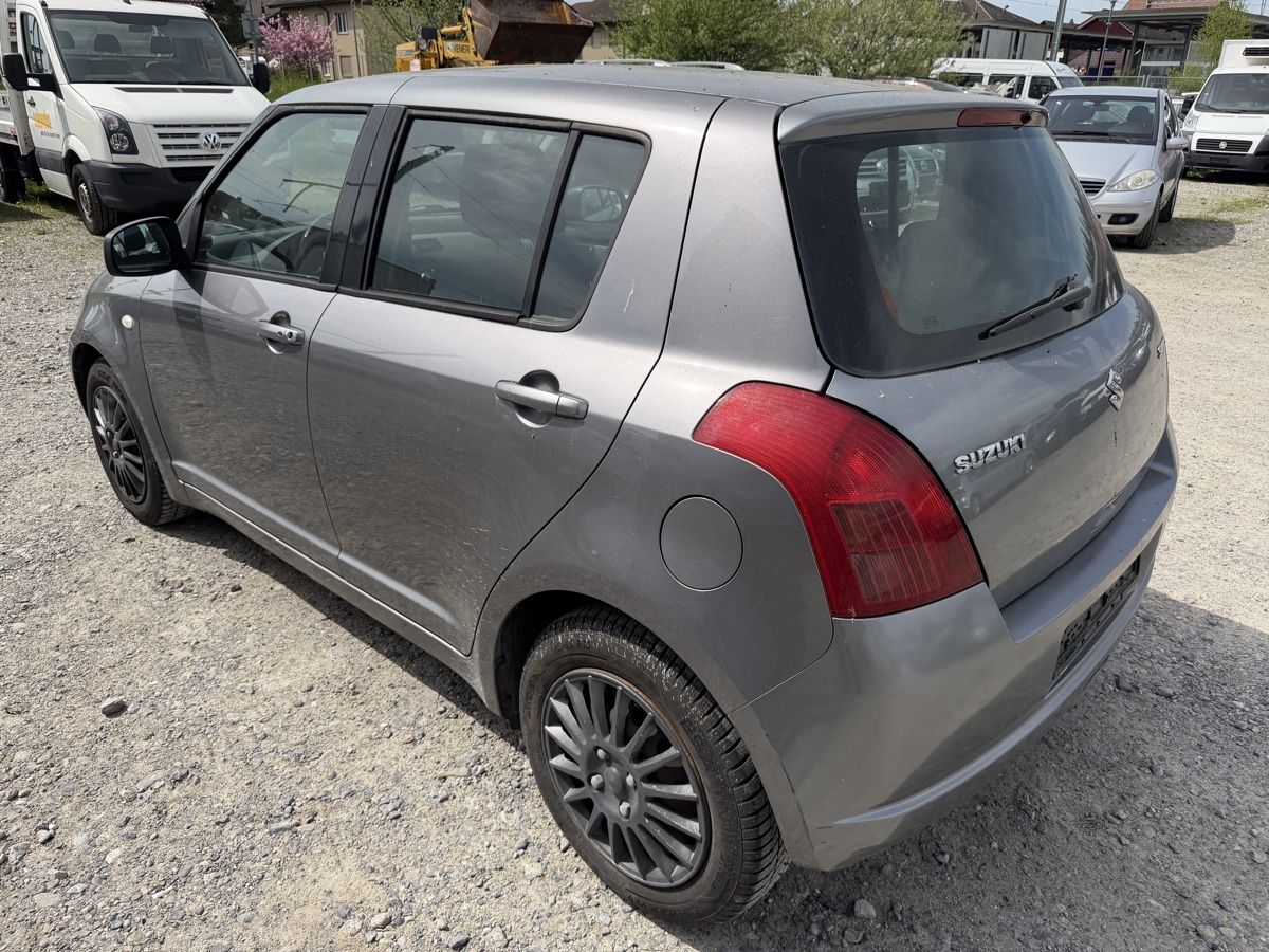 Suzuki Automobili: Suzuki Swift 1.3 – Usato da Oberönz venduto da Xyz90 3
