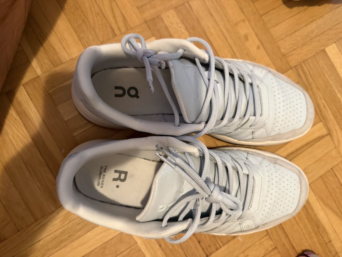 On Scarpe da donna: On Schuhe – Usato da Winterthur venduto da Af1976 1