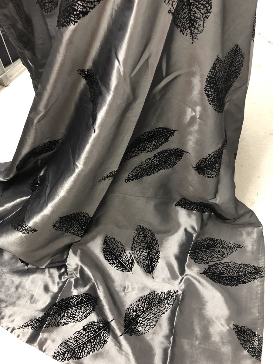 Tende: 1 Stuck Satin Vorhang, 140x260 – Nuovo (secondo la descrizione) da Zürich venduto da vadimi 2