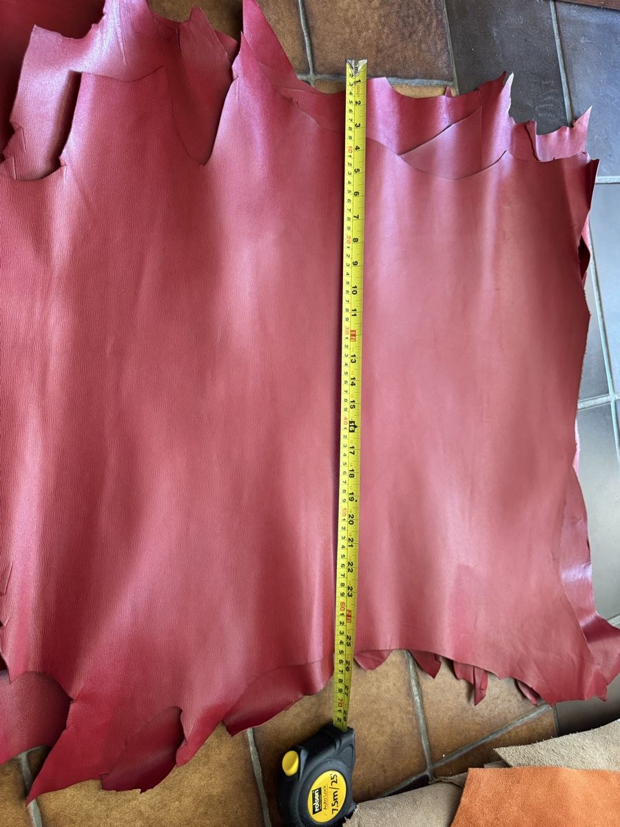 Tessuti: Rote Lederhäute, Ziegenhaut 1,0 mm – Nuovo e nell'imballaggio originale da Veyras venduto da ValClasse