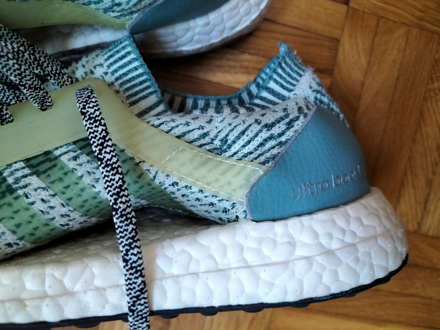 Adidas Chaussures femmes: Adidas UltraBoost – D'occasion à Clarens par coco_fashion 3