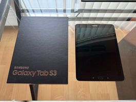 Samsung Galaxy Tab S3 noire avec accessoires