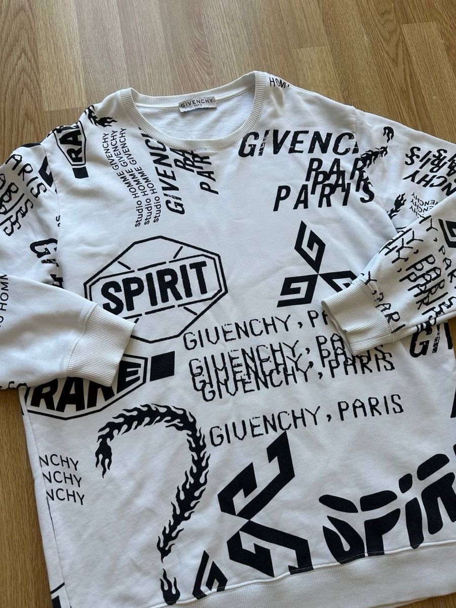 Givenchy Maglioni & Felpe: Givenchy Pullover  – Usato da Pfäffikon ZH venduto da Nataliia. 1