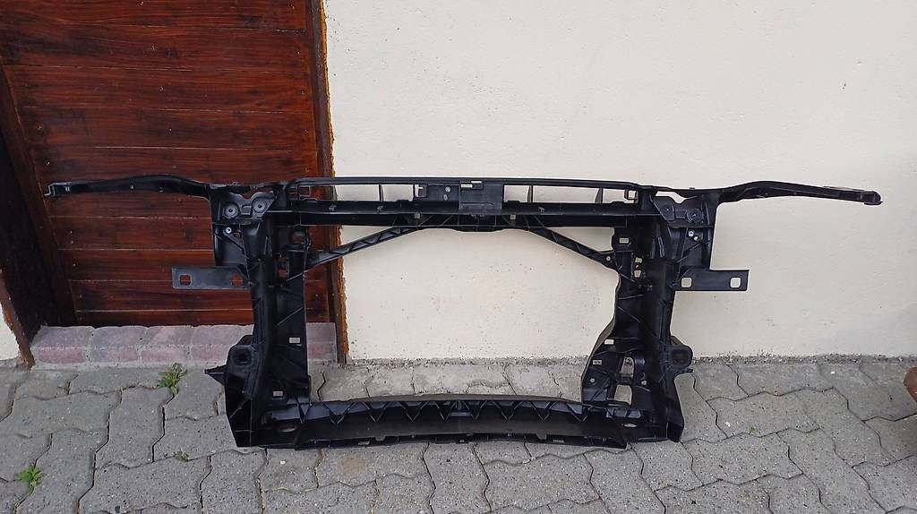 Tutti pezzi di ricambio auto: Face avant support radiateur Audi A3 8v – Usato da Bulle venduto da fil_w69m 3