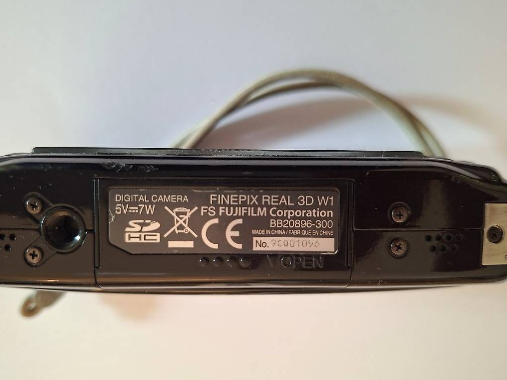 Fotocamera: FujiFilm 3D Kamera – Usato da Zürich venduto da baizinho 1