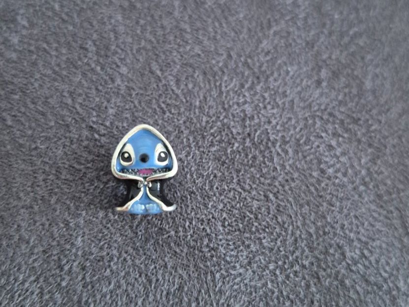Ciondoli: Silber Charm Stitch +Garantie – Nuovo (secondo la descrizione) da Rotkreuz venduto da Carbone_Bijou-Shop