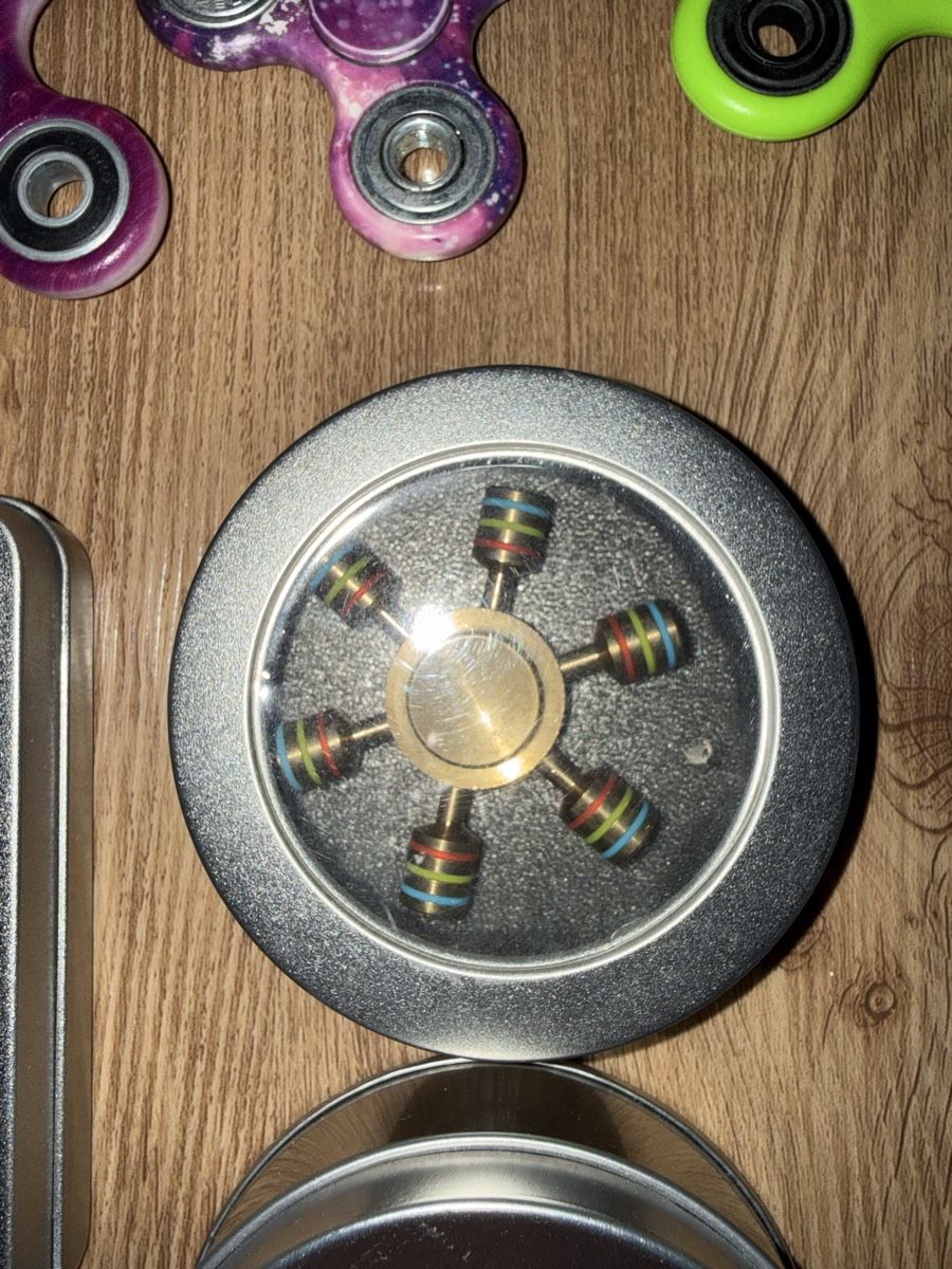 Giocattoli: Fidget Spinner Sammlung! 12 Stk.! Top! – Usato da Wädenswil venduto da Midas04 4