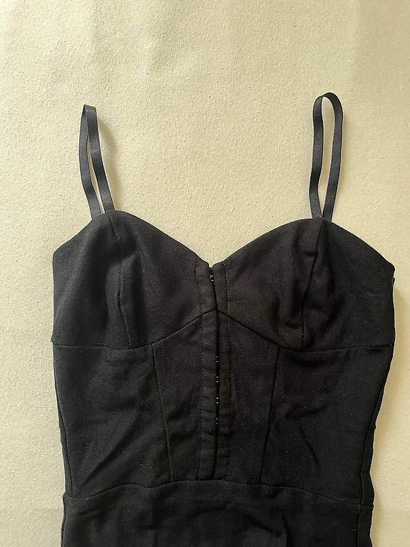 Top: SCHWARZER BODY MIT KORSETT – Usato da Maur venduto da tab_z9rh 1