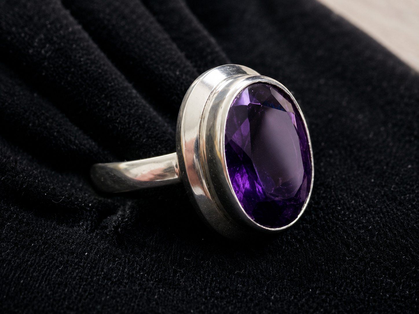 Anelli: Ring mit facettiertem Amethyst – Nuovo e nell'imballaggio originale da Matten b. Interlaken venduto da kero71 3