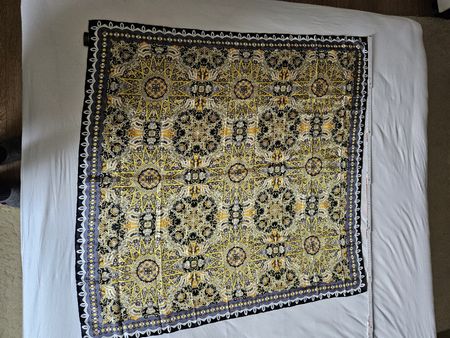 Schöner Foulard / Seidentuch von TMade, 100% Seide 💛🖤