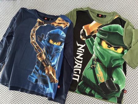 2 LEGO Ninjago Langarmshirts Grösse 122 guter Zustand