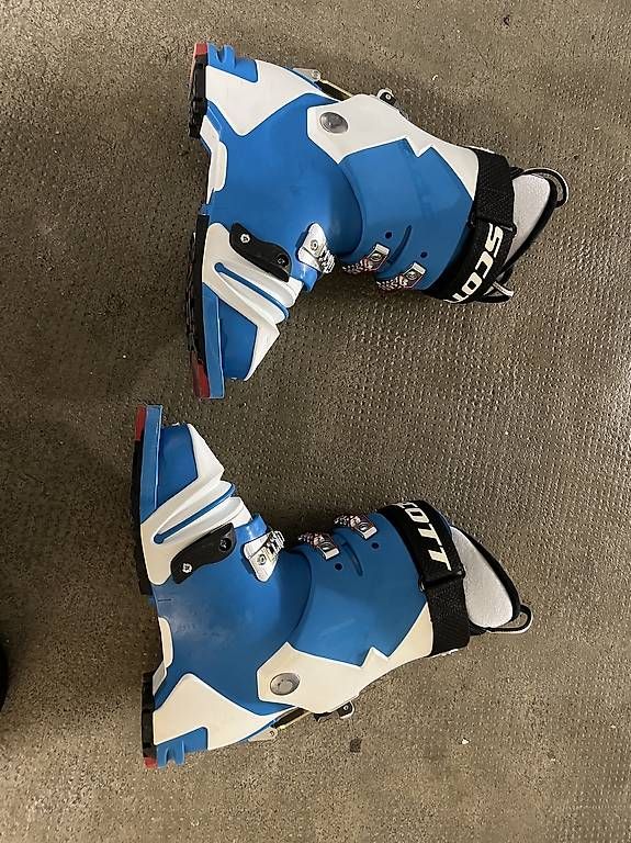 Scarpe da uomo: Chaussures de telemark 24,5 neuve  – Usato da Lausanne venduto da litchi18 1