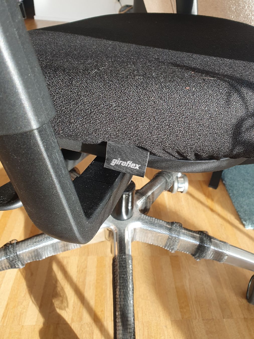 Giroflex Sedie: Bürostuhl Giroflex mit Hartbodenrollen – Nuovo (secondo la descrizione) da Luzern venduto da Alles15stutz 5