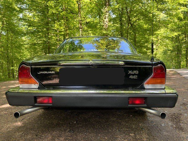 Jaguar Automobili: Oldtimer XJ6 Jaguar schwarz – Usato da Boniswil venduto da nauden2015 2