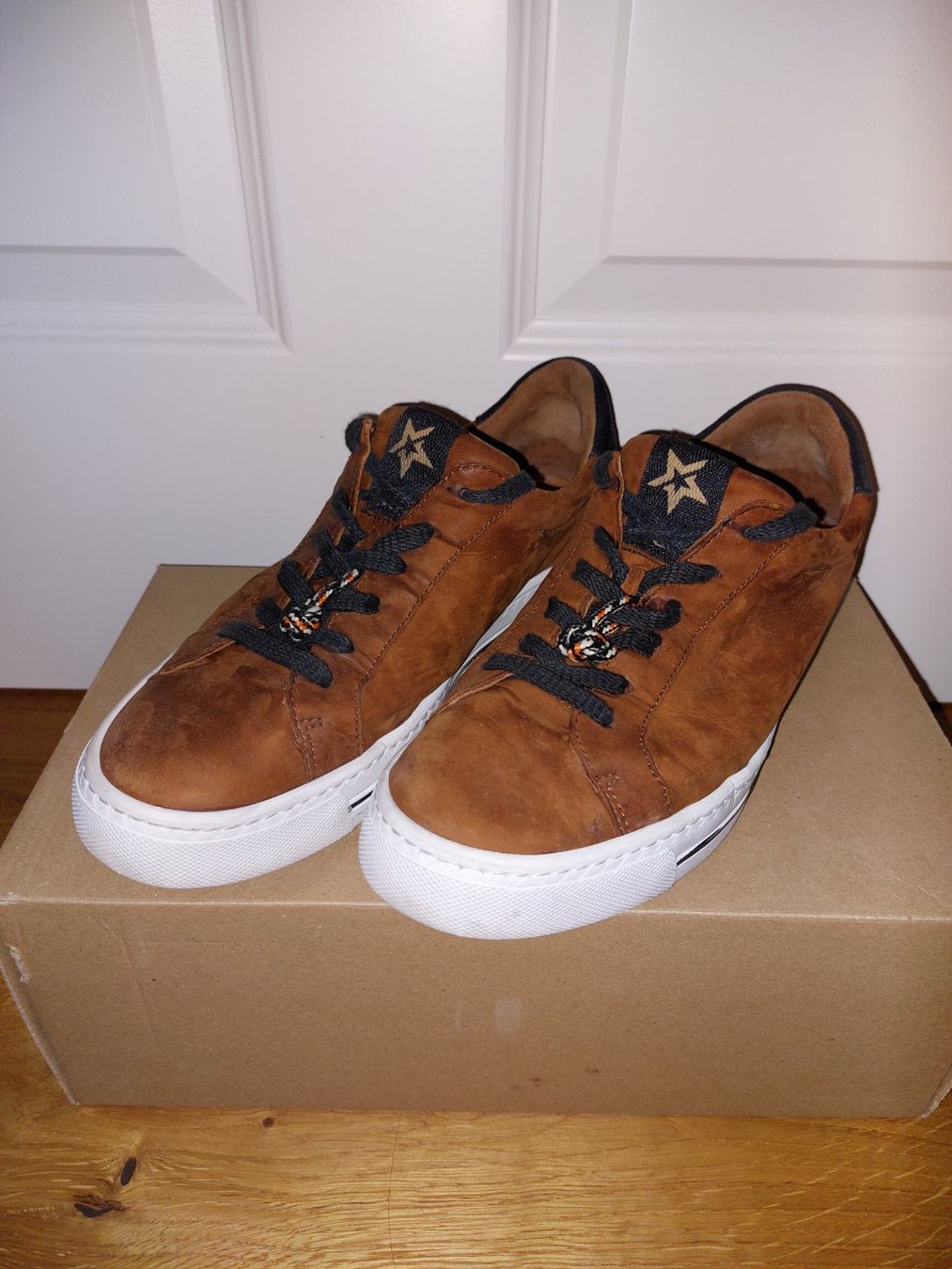 Paul Green Damenschuhe: Wildleder Sneaker Paul Green – Gebraucht aus Titterten von fra_v27g