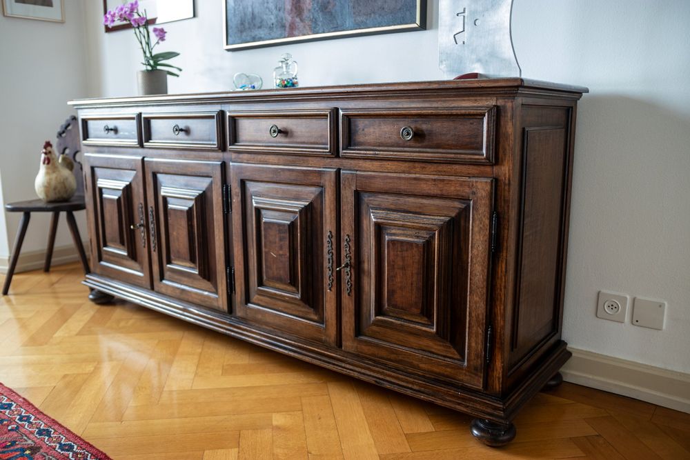 Englisches Tudor-Vintage Sideboard 2