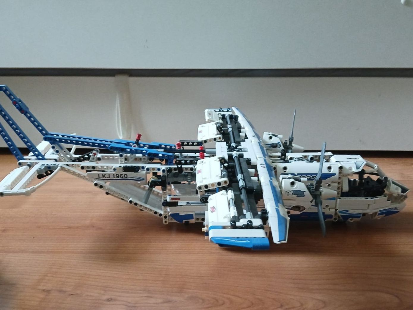 Lego Spielzeuge: Lego Technic Flugzeug 42025 – Gebraucht aus Birr von beydress 4