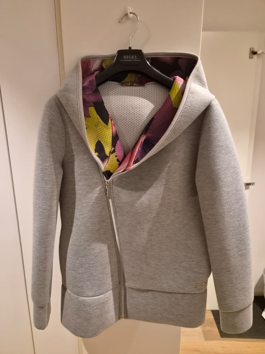 Giacche: Kapuzenjacke von Baci e Abbraccio – Nuovo (secondo la descrizione) da Lenzburg venduto da running25