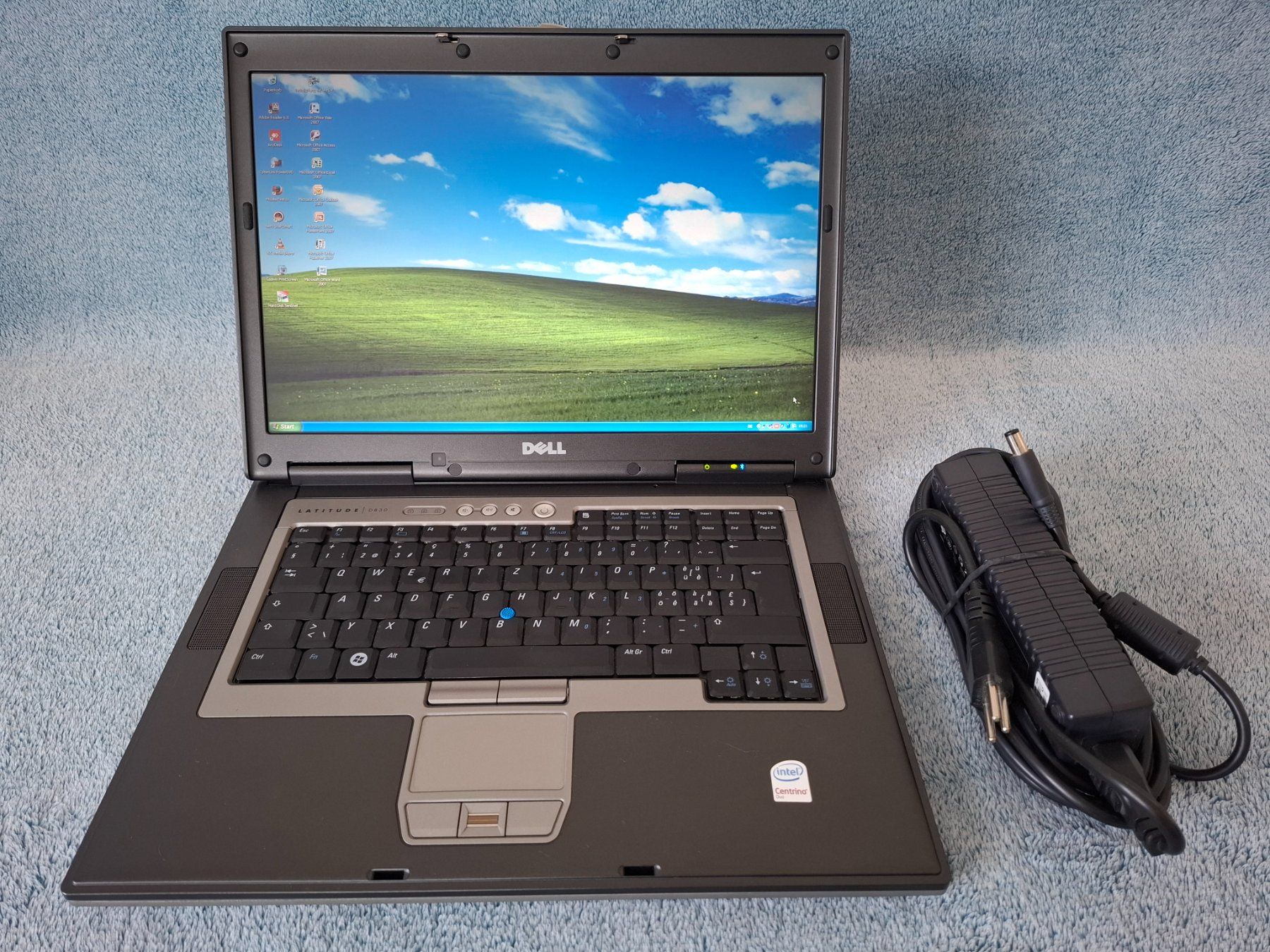Dell Notebook: Dell Latitude D830 Windows XP & OFFICE 2007, Serial - RS-232 – Usato da Magden venduto da SelHas