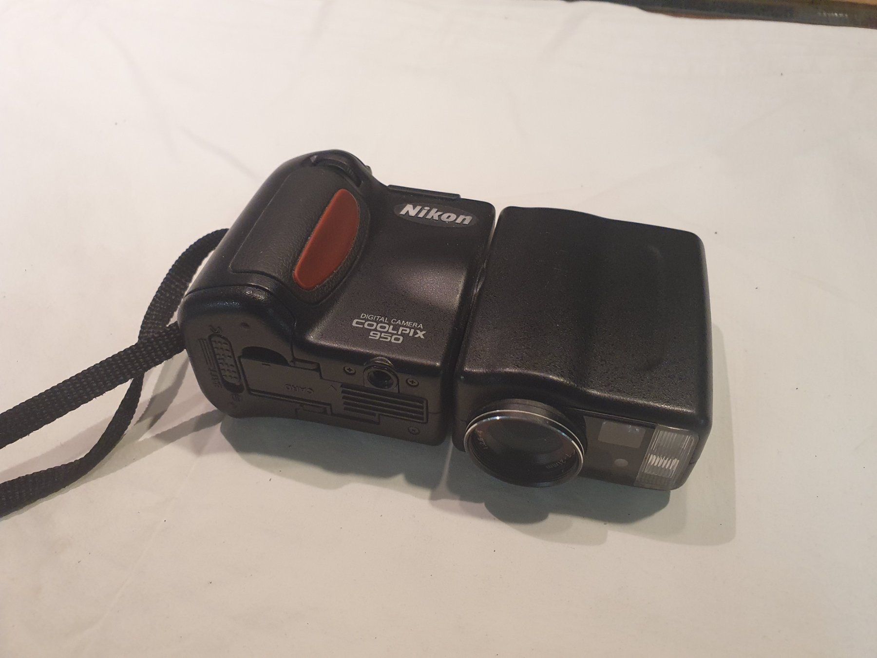 Nikon Fotocamera: Nikon Coolpix 950 Digital Camera – Difettoso da Schönenberg ZH venduto da Technmech 1