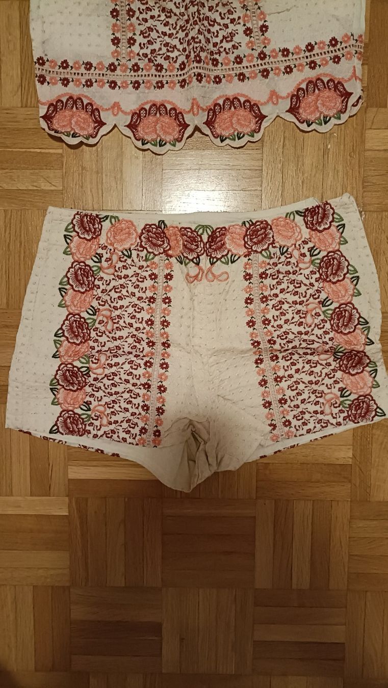 Kleiderpakete: Damen Set Gr. 34, Top & Shorts – Gebraucht aus Dübendorf von Me_sa 1