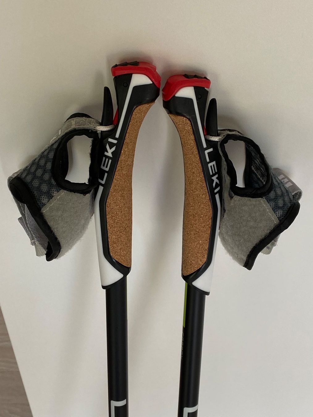 Leki Sonstige Zubehör: LEKI Walkingstöcke, Carbon Performance, 105 cm – Gebraucht aus Bubikon von Nic050