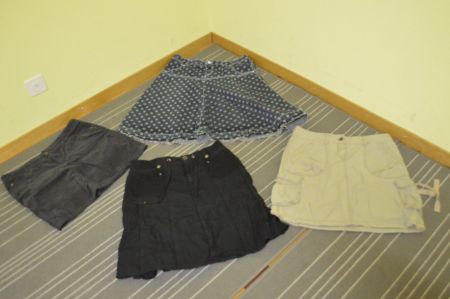 Lot de 4 jupes 42