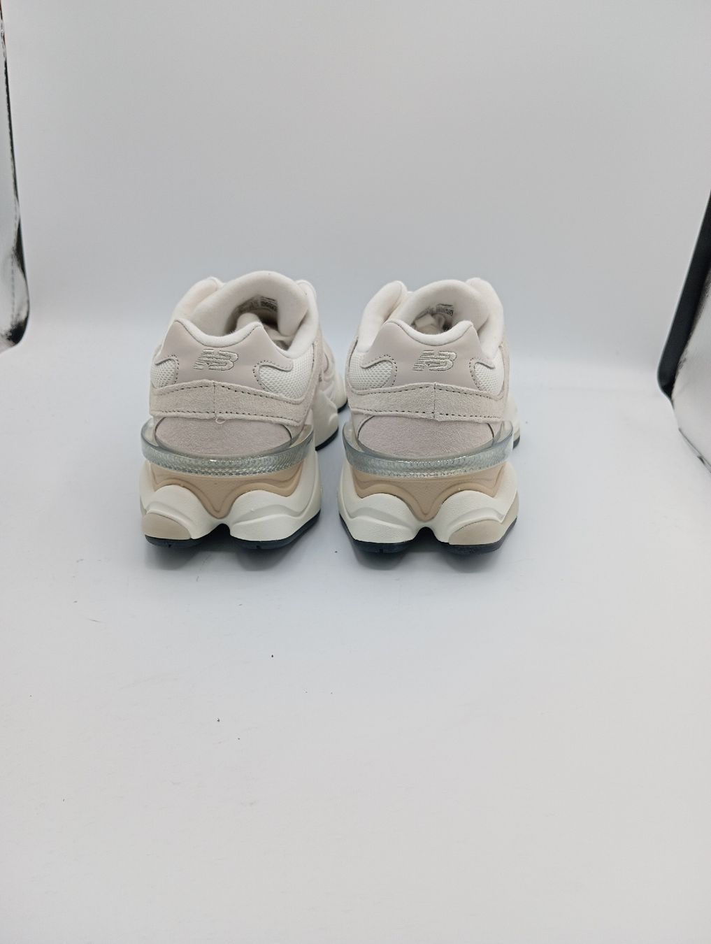 New Balance Scarpe da uomo: New Balance 9060 (EU37) – Nuovo e nell'imballaggio originale da Schaffhausen venduto da outlez 3