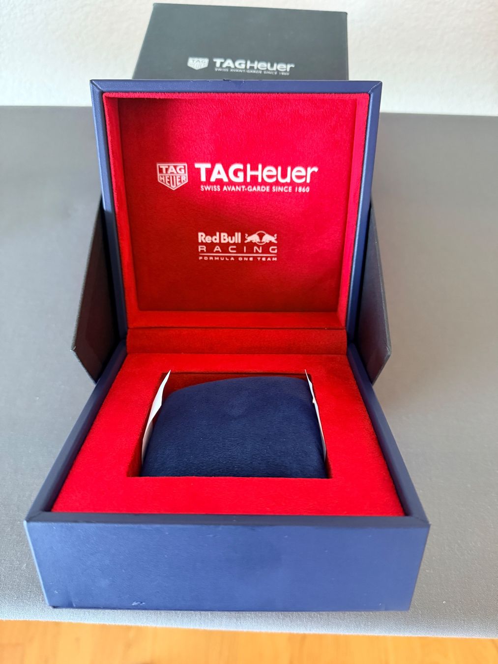 Tag Heuer Uhrenboxen: TAG Heuer Uhrenbox Red Bull – Gebraucht aus Grenchen von jarek42 3