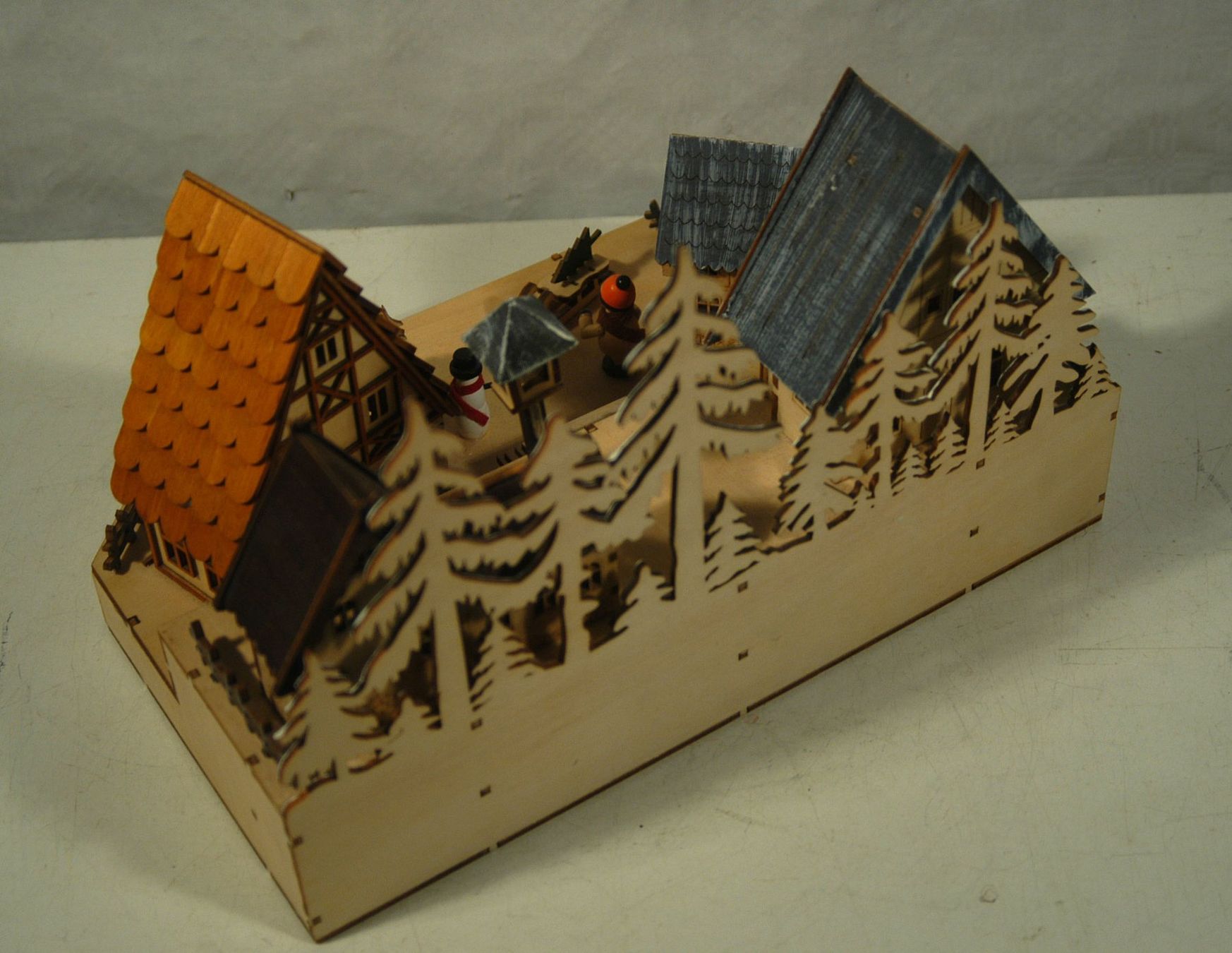 Tutte le decorazioni: Holz Miniatur Winterdorf mit Beleuchtung – Nuovo (secondo la descrizione) da Herisau venduto da Wisen 6
