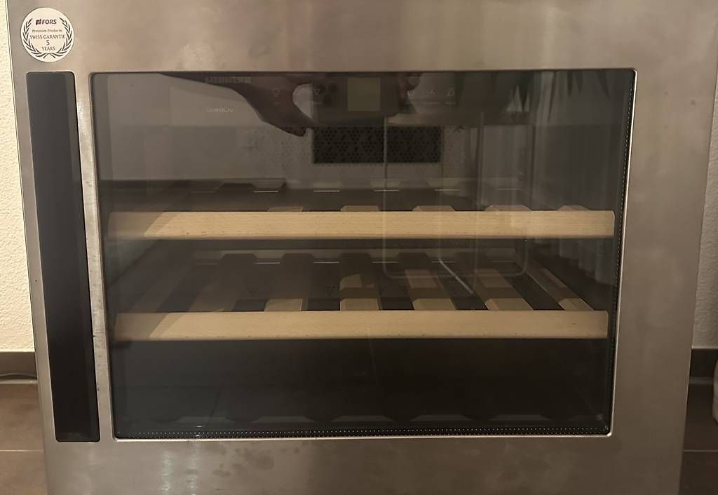 Frigoriferi: Neuer Einbau-Weinkühlschrank Liebherr – Nuovo e nell'imballaggio originale da Amriswil venduto da luxi987 1