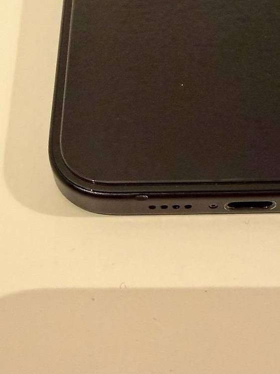 Telefoni: iphone 15 plus, 128 giga, batterie 94 % – Usato da Vuadens venduto da cam_b5db 2