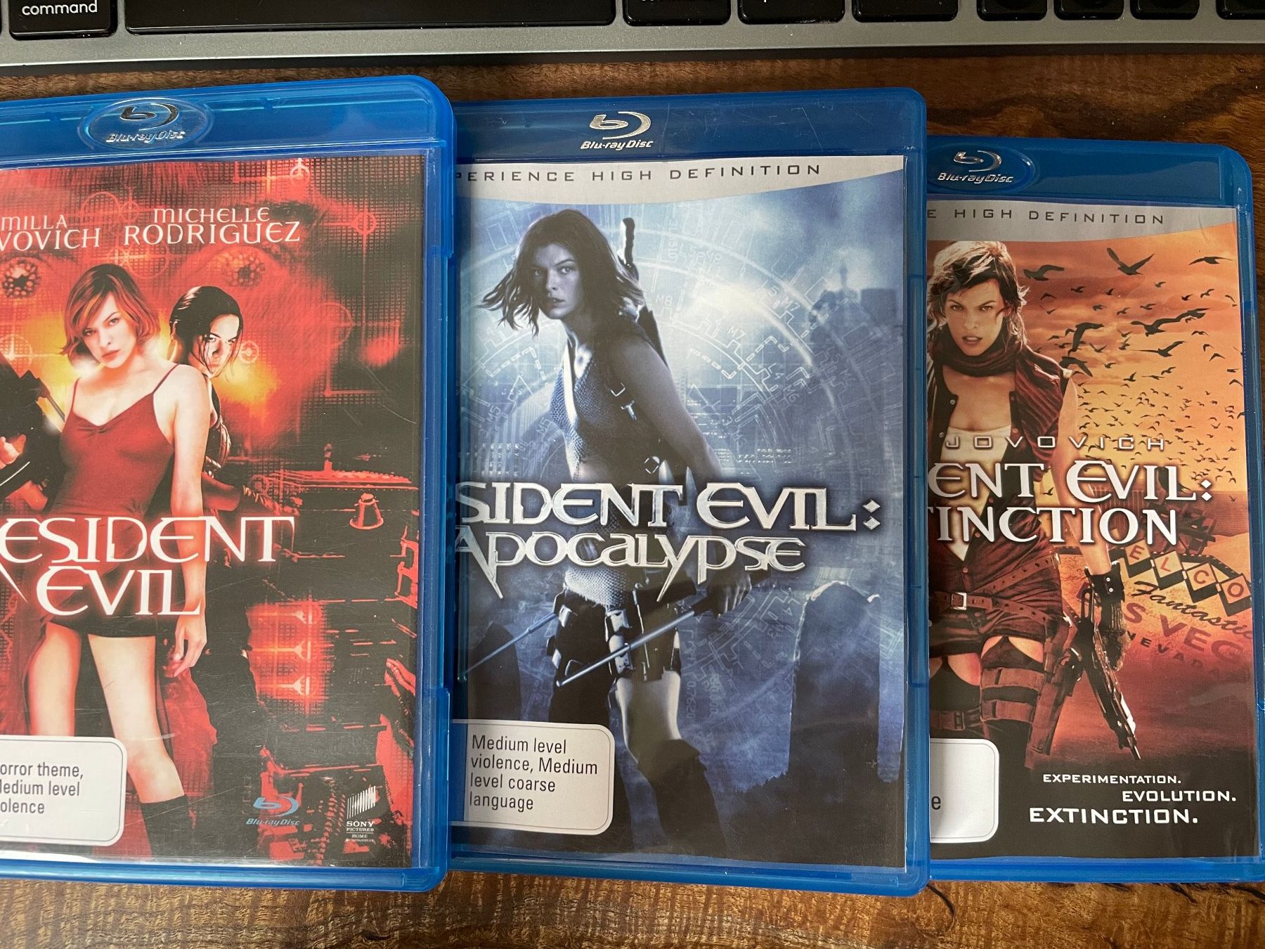 Tutti i DVDs: Resident Evil - Trilogy (blu-ray) – Nuovo e nell'imballaggio originale da Vevey venduto da c_lathion