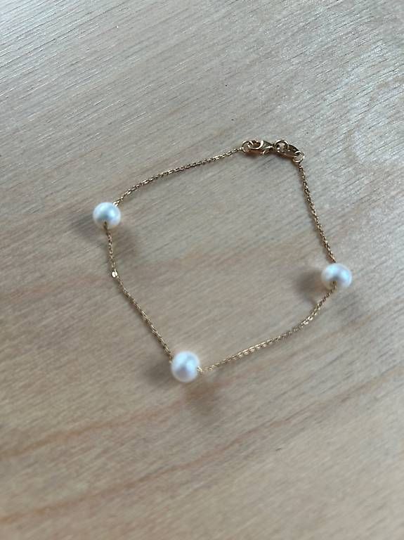 Armbänder & -reifen: 18 Karat Goldarmband mit Perlen – Gebraucht aus Luzern von lou4444