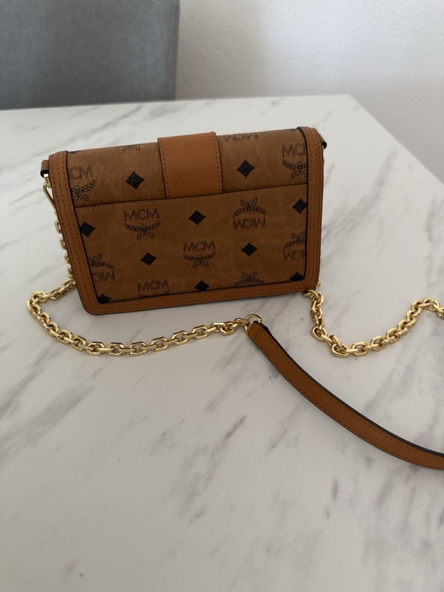 Mcm Taschen für Damen: MCM Tasche braun monogram Kette – Gebraucht aus Niedergösgen von RobSim94 1