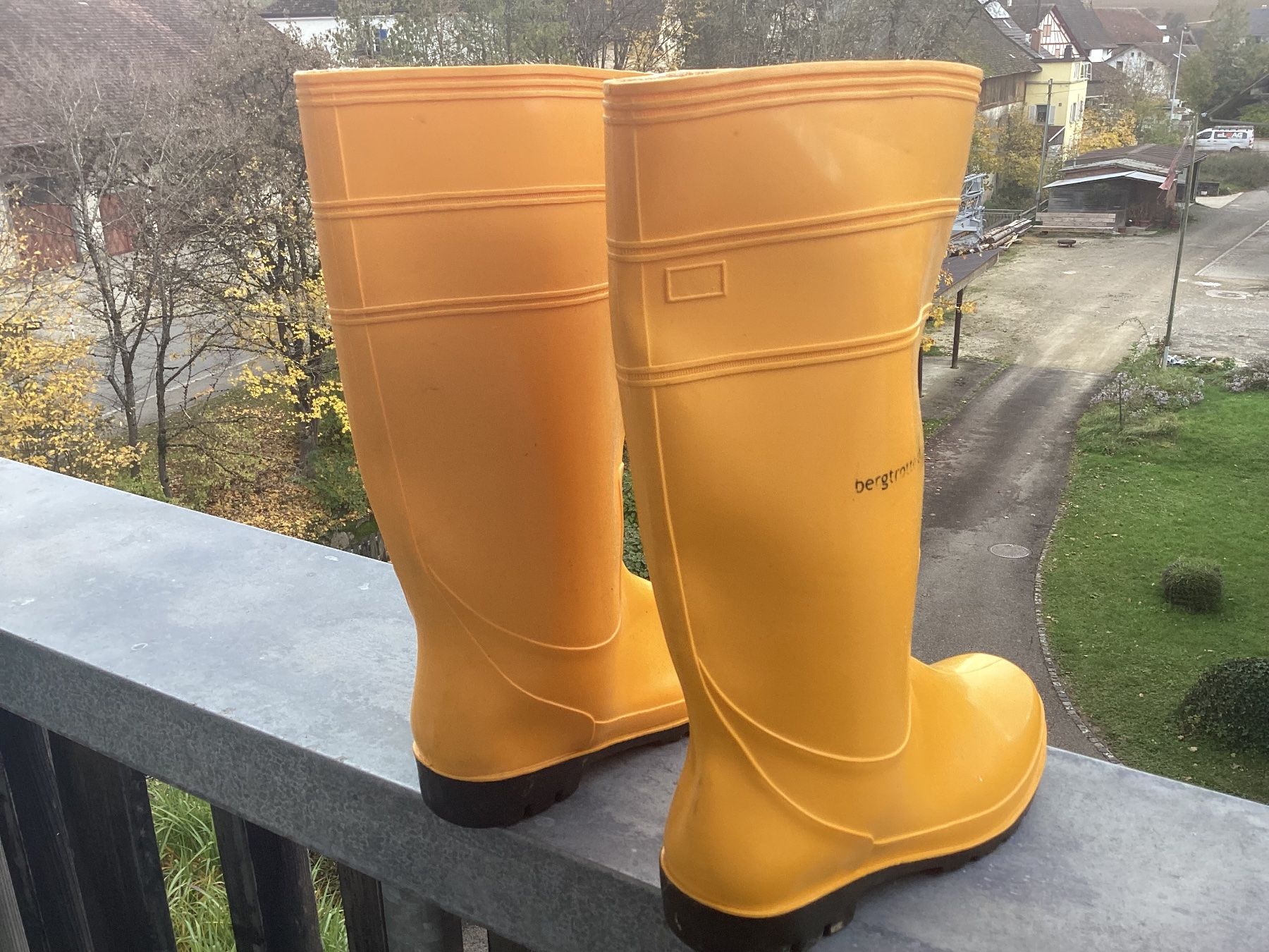 Scarpe da donna: Gummistiefel 41 gelb – Nuovo (secondo la descrizione) da Schleitheim venduto da Pi3.14 1