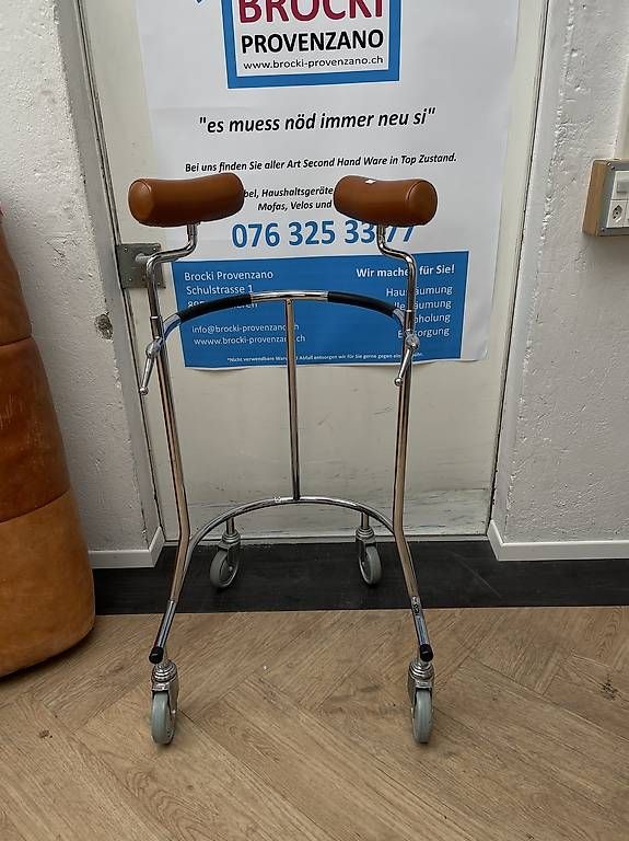 Gehhilfen: Rollator, Gehhilfe – Gebraucht aus Schlieren von Maximusss76