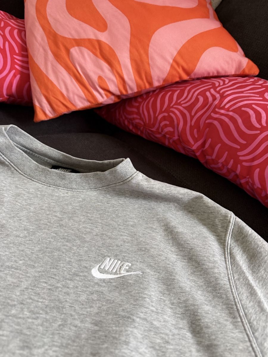 Nike Maglioni & Felpe: Nike Pullover/Sweatshirt Grau, Grösse L, Top Zustand! – Usato da Brittnau venduto da lku_22q2
