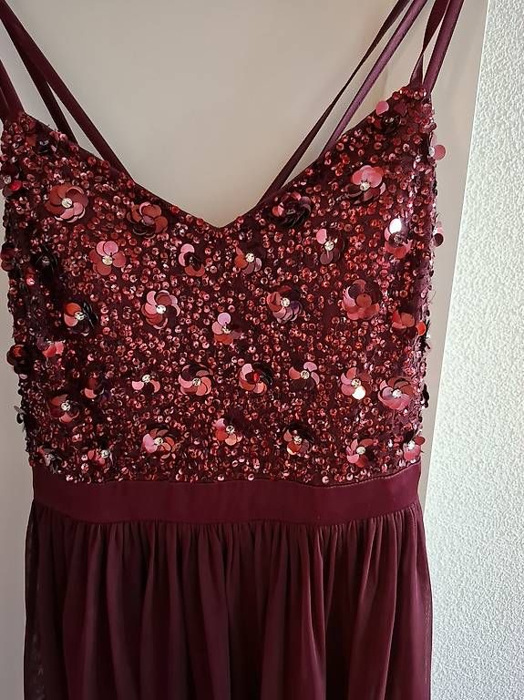 Robes: Abendkleid Grösse 42 – Neuf avec emballage d'origine à Dietikon par Liinushkaaa