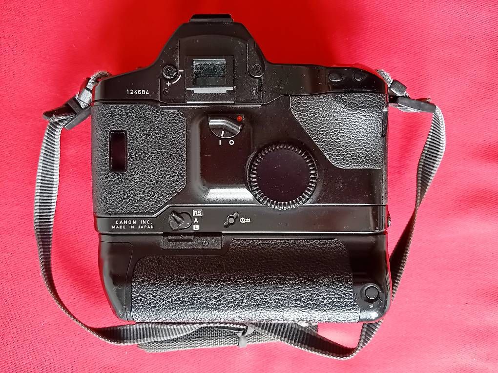 Canon Kamera: CANON ANALOG KAMERA EOS 1N-RS – Gebraucht aus Ostermundigen von Lightningp-38j 1