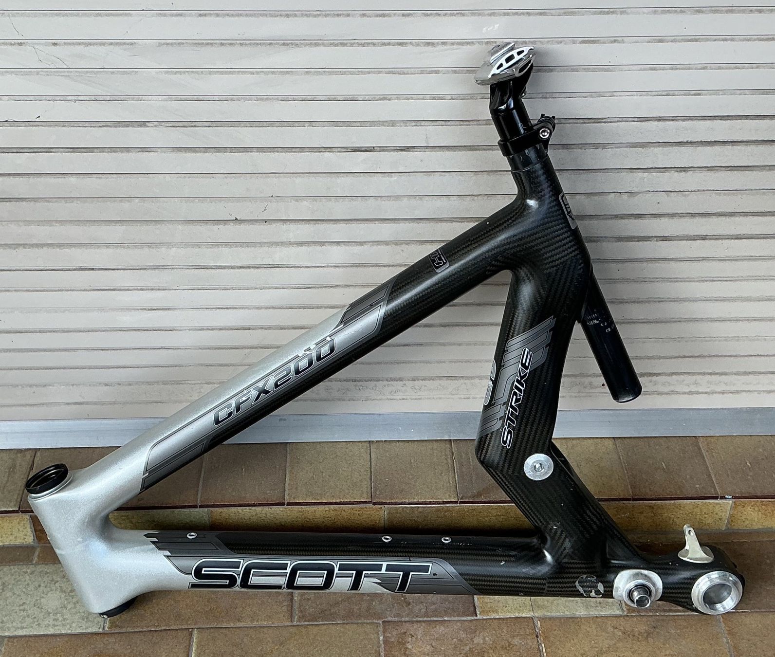 Pezzi di ricambio: Cadre CARBONE Scott G-Zero Stryke 2000 XL – Usato da Martigny venduto da Gevdvs 1