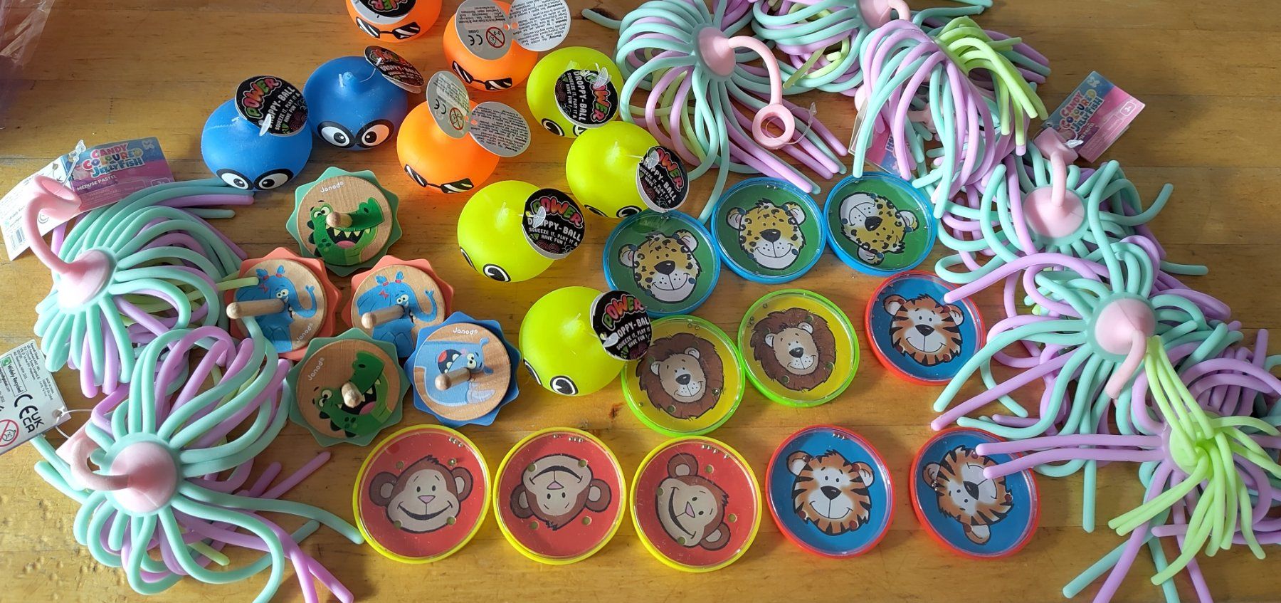 Giocattoli: 33 Stk Party Artikel Geschenk Mitbringsel neu – Nuovo e nell'imballaggio originale da Leuggern venduto da Pummi19