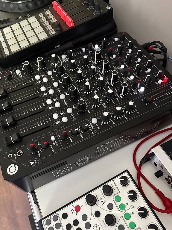 Platines de mixage: PlayDiffrently Model 1.4  – D'occasion à Küsnacht ZH par Allen_rich 2